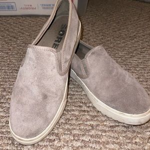 Sorel slip on’s